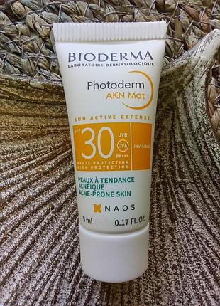 👒солнцезащитная эмульсия bioderma photoderm аkn mat spf 30 для жирной кожи пробник/миниатюра 5мл.