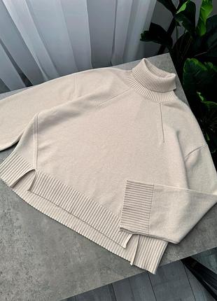 Светр-ролан кремового кольору  river island