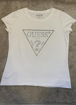 Жіноча футболка guess біла з логотипом та камінцями, розмір s-m