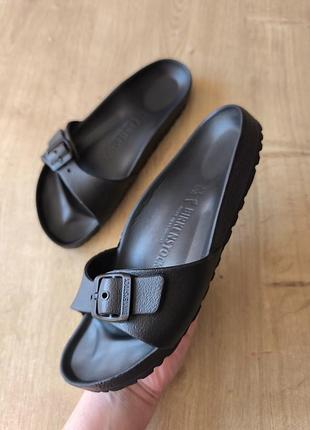 Стильные фирменные женские  шлепанцы birkenstock, р.37.