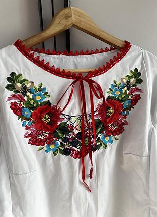 Жіноча приталена вишиванка 3