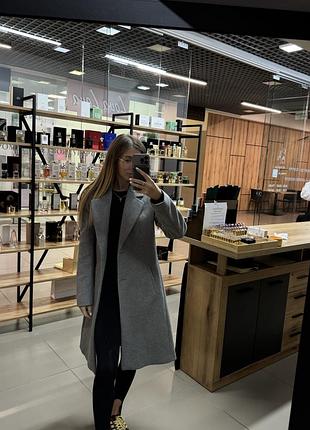 Пальто жіноче сіре