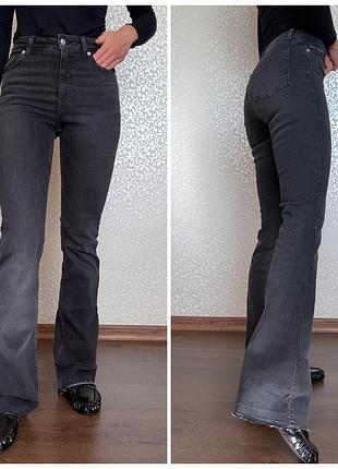 Чорні джинси кльош zara