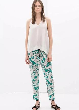 Жіночі брюки zara із квітковим принтом, розмір s