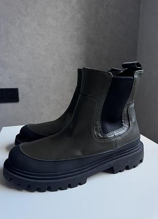 Черевики жіночі zara челсі хакі