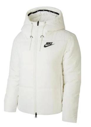 Женская белая куртка nike с капюшоном