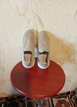 Кроссовки в идеале.р-р 35 3