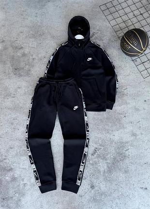 Чоловічий спортивний костюм nike