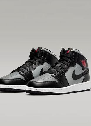 Кросівки підліткові nike air jordan (24,5см/ 38,5 розмір) б/в. тільки 100% оплата.