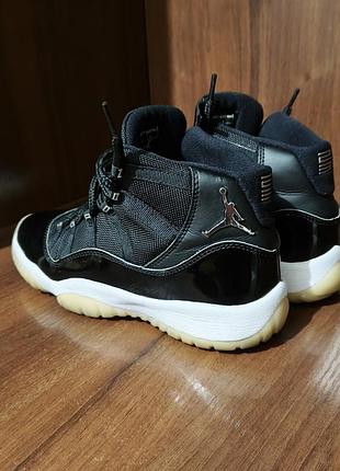 Кросівки nike air jordan 11 retro чорні