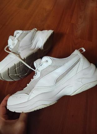 Белые кроссовки puma