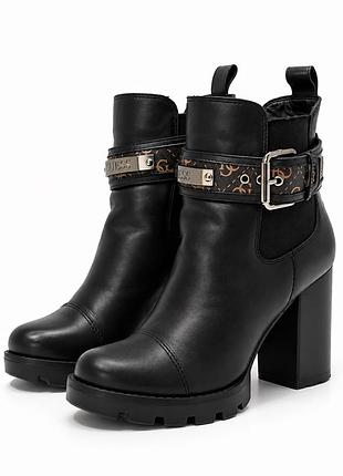 Ботильйони шкіряні guess чорні на високих підборах з ремінцями