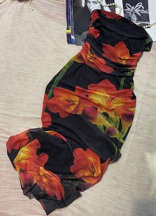 Zara неймовірне яскраве довге плаття з підкладкою