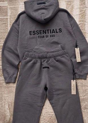 Спортивний костюм essentials