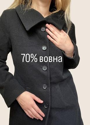 70% натуральної вовни елегантне жіноче чорне пальто mariposa, виконане з якісної вовняної суміші — 70% натуральної вовни та 30% поліестеру