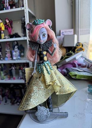 Ляльки монстер хай monster high. маусадес, хані, дракулбека, ребекка, рошель, лагуна, клавдія