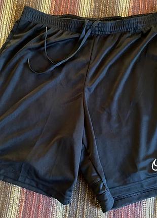 Спортивные шорты nike dri-fit размер l новые!