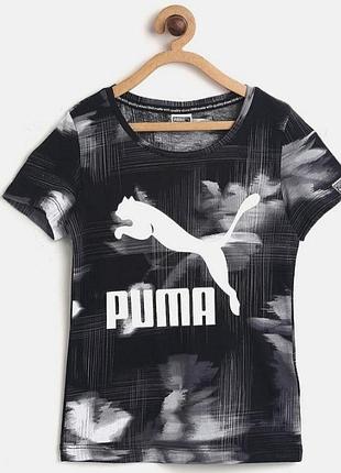 Футболка  puma чорно-біла з принтом
