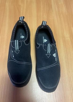Кросівки delta