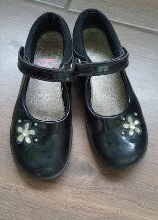 Туфлі для дівчаток clarks лаковані чорні
