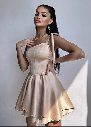 Атласна корсетна сукня