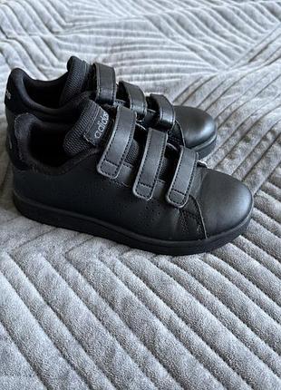 Кеди для дітей adidas чорні, розмір 29, довжина устілки 17,5 см