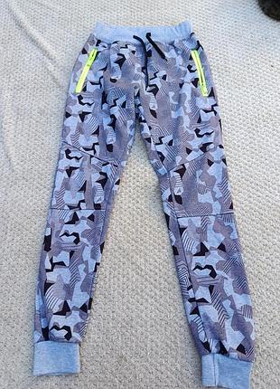 Женские спортивные штаны