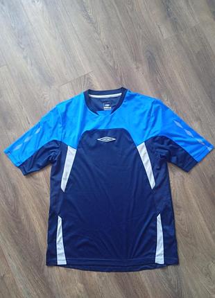Брендова футболка umbro.