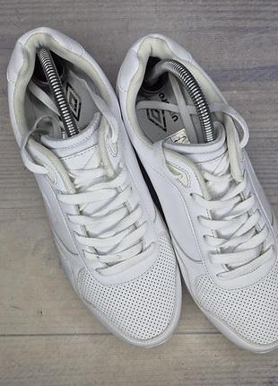 Кроссовки umbro 3