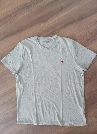 Брендова футболка abercrombie & fitch.