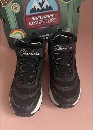 Демісезонні черевики для дівчинки skechers