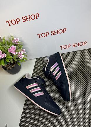 Оригінальні кросівки adidas 3