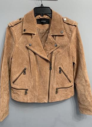 Vero moda куртка-косуха выполнена из натуральной замши приятного карамельного цвета