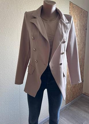 Бежевый двубортный жакет shein