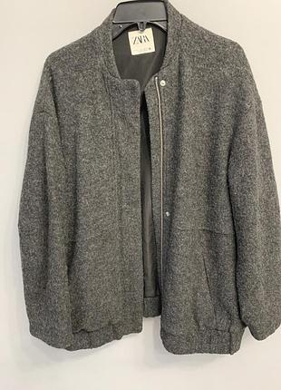 Zara бомбер с отличным составом