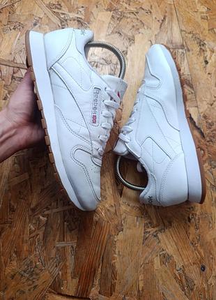 Оригинальные кожаные демисезонные кроссовки reebok classic
