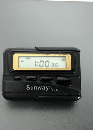 Вінтажний електронний годинник-будильник у стилі пейджера (модель sunway s-741)