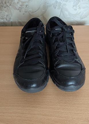 Кроссовки skechers, стелька memory forms
р.35 2