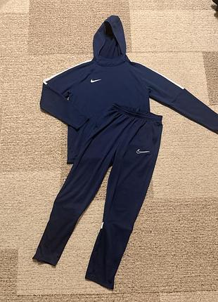 Костюм nike 158-170р 2