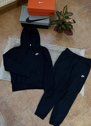 Чорний спортивний костюм nike sportswear club
