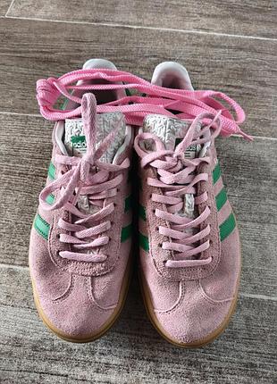 Кросівки жіночі adidas gazelle рожеві