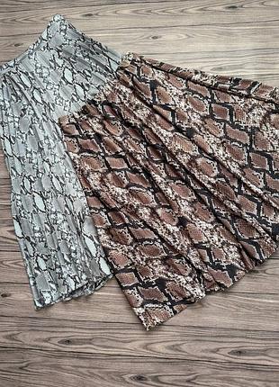 Спідниці одним лотом, зміїний принт, 2 шт, розмір 48-50 (l-xl), гарний стан