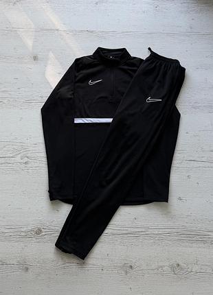 Спортивний костюм nike