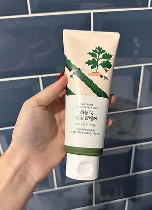 Round lab - mugwort calming cleanser - заспокійливий гель для вмивання обличчя з екстрактом полину