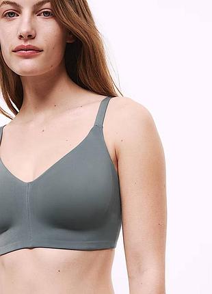 Зелений безшовний бюстгальтер m&s