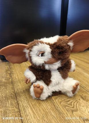 Gizmo гремлин гизво игрушка от neca с озвучкой.
