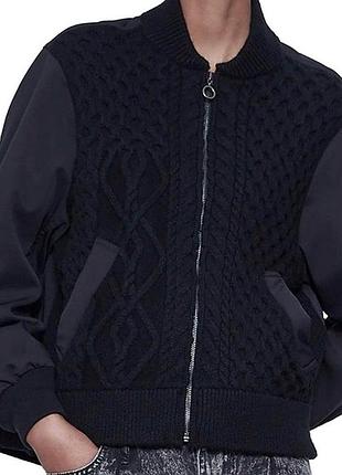 Черная комбинированная куртка-бомбер из лимитированной коллекции zara special edition bomber jacket с вязаным узором спереди и гладкими рукавами.
