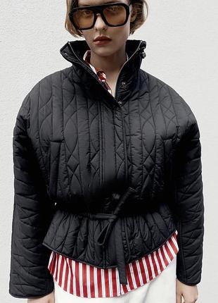 Куртка жіноча водовідштовхуюча чорна zara