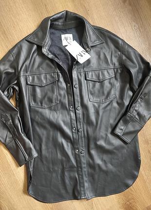 Шкіряна (шкірзам) куртка сорочка від zara, xs-s. 599