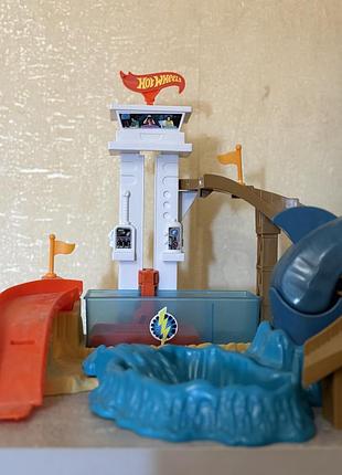 Hot wheels трек акула 2